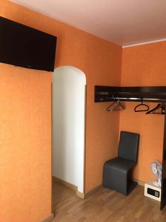 Hotel Les Rosiers La Rochelle  Bagian luar foto
