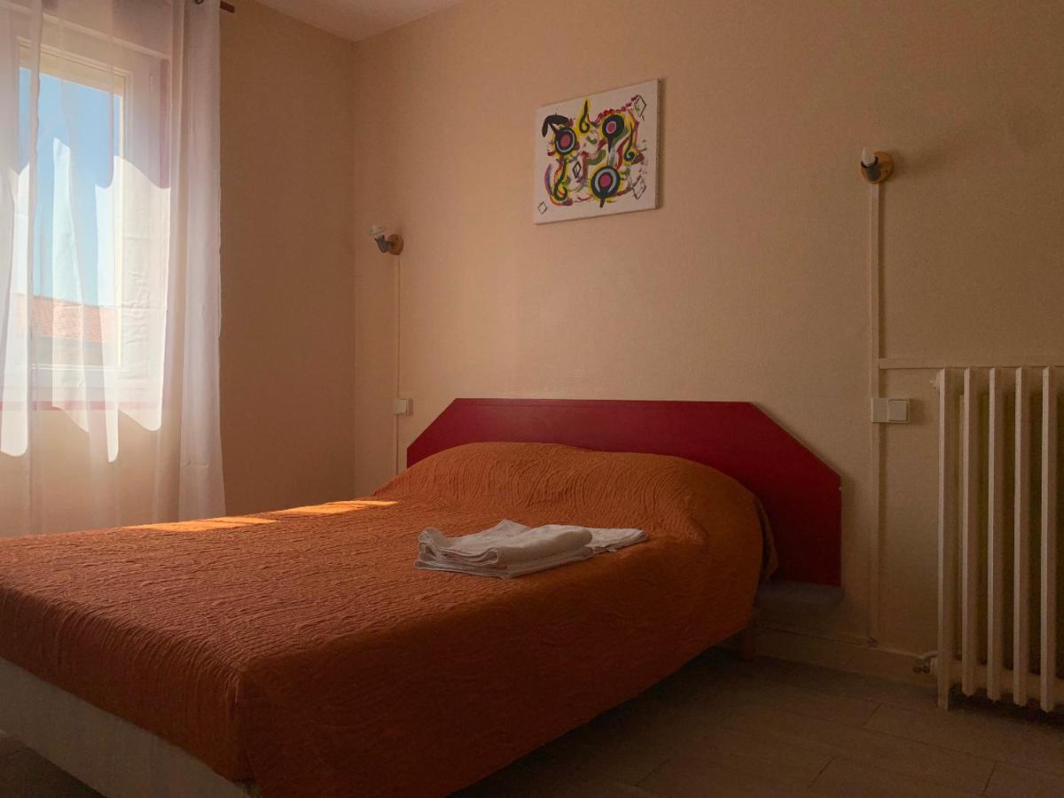 Hotel Les Rosiers La Rochelle  Bagian luar foto