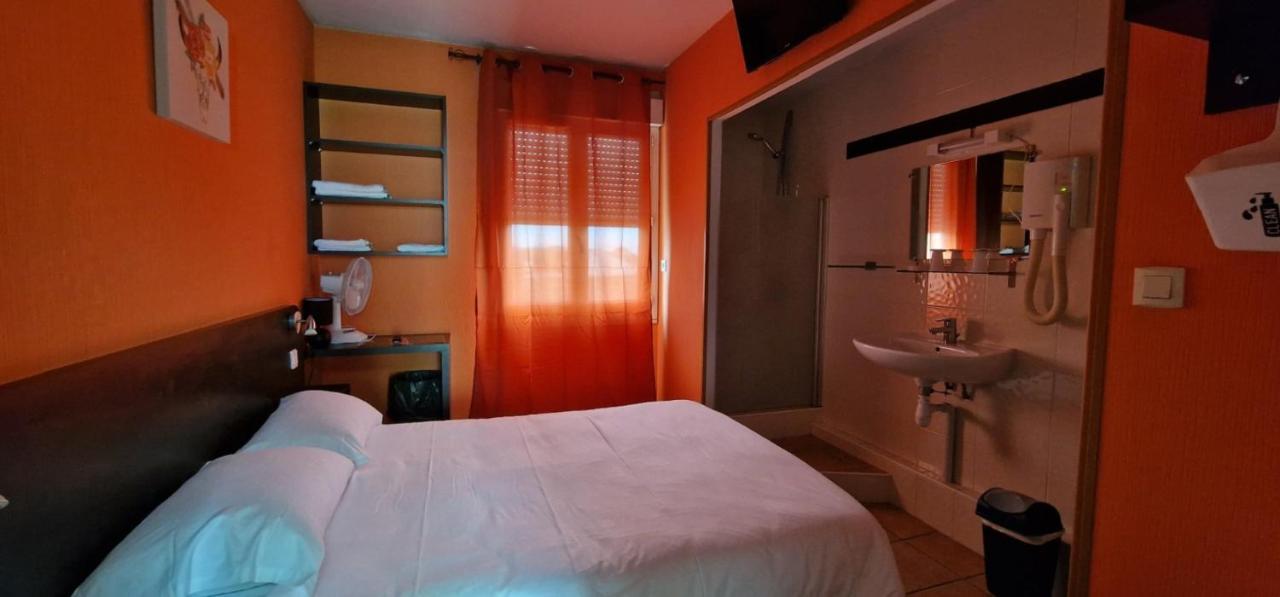 Hotel Les Rosiers La Rochelle  Bagian luar foto