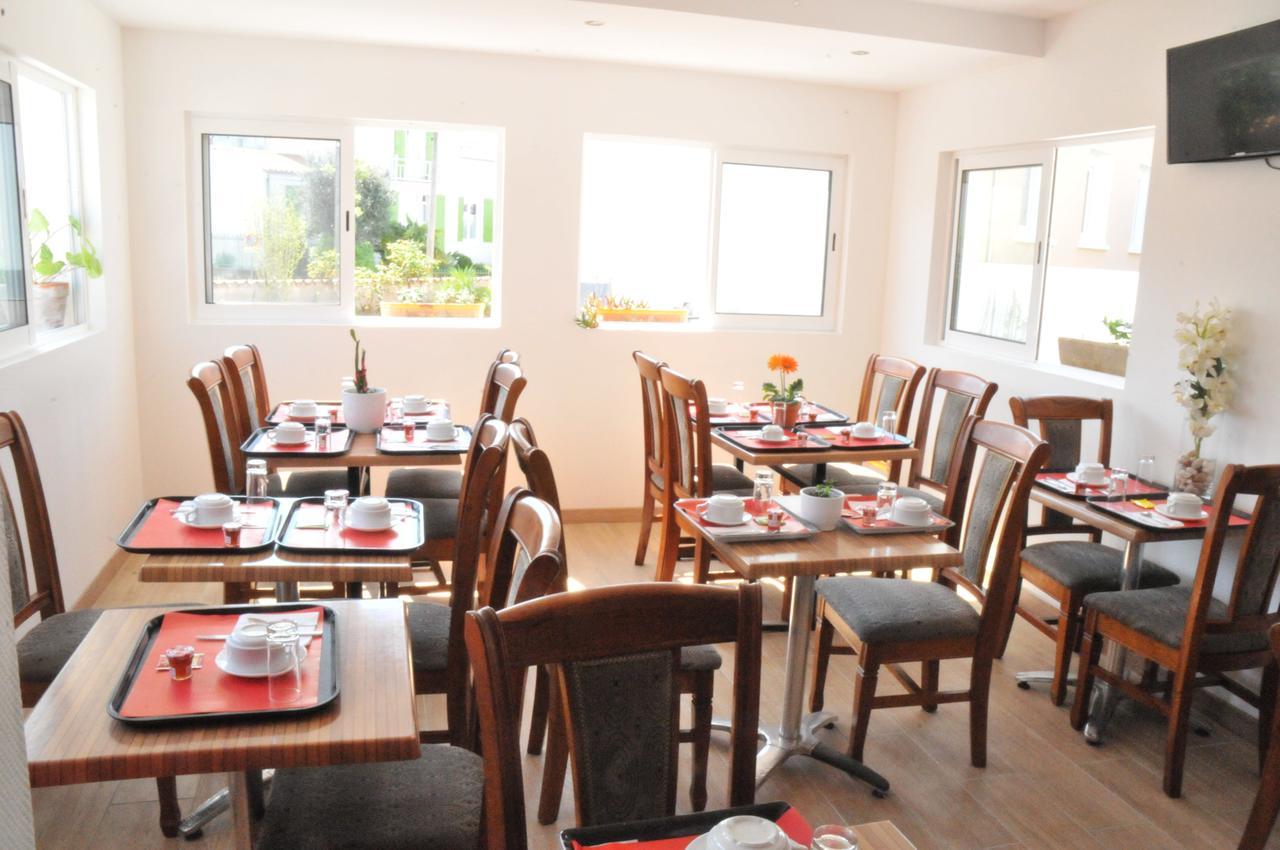 Hotel Les Rosiers La Rochelle  Bagian luar foto
